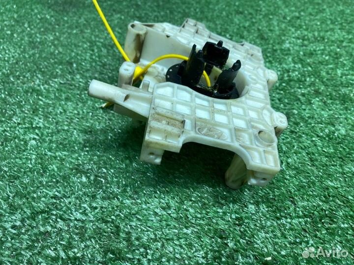 Кронштейн подрулевого переключателя Hyundai Sonata