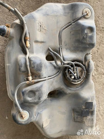 Топливный бак Nissan Bluebird