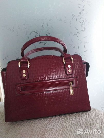 Сумка лаковая, новая