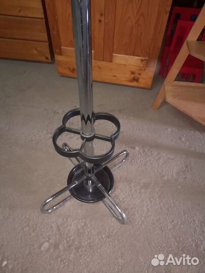 Вешалка для одежды напольная металлическая