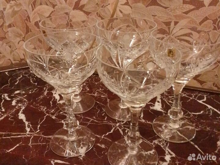 Хрустальная посуда (штофы, ладьи, фужеры, и др)