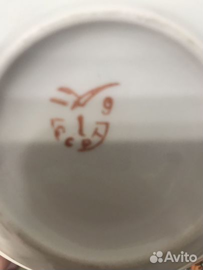 Продается фарфоровый столовый сервиз