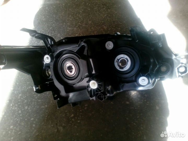 Фара левая Тойота Камри 11-14 г. в