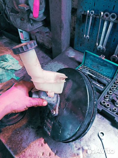 Главный тормозной цилиндр вут Лансер 10