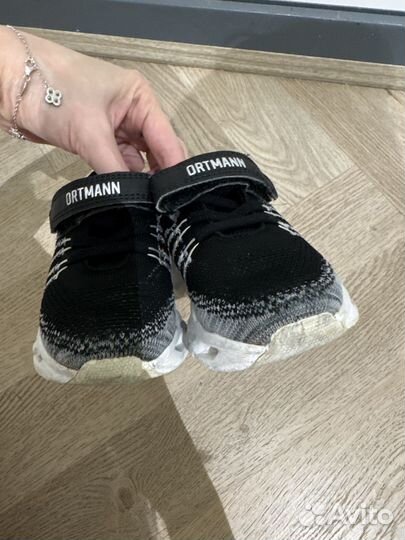 Кроссовки 24