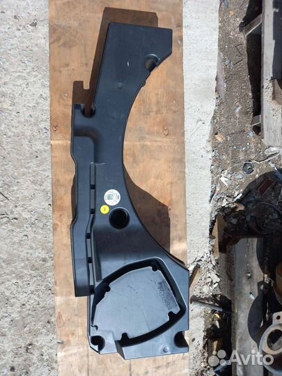 Сабвуфер Audi Q8 2018 4M8035621