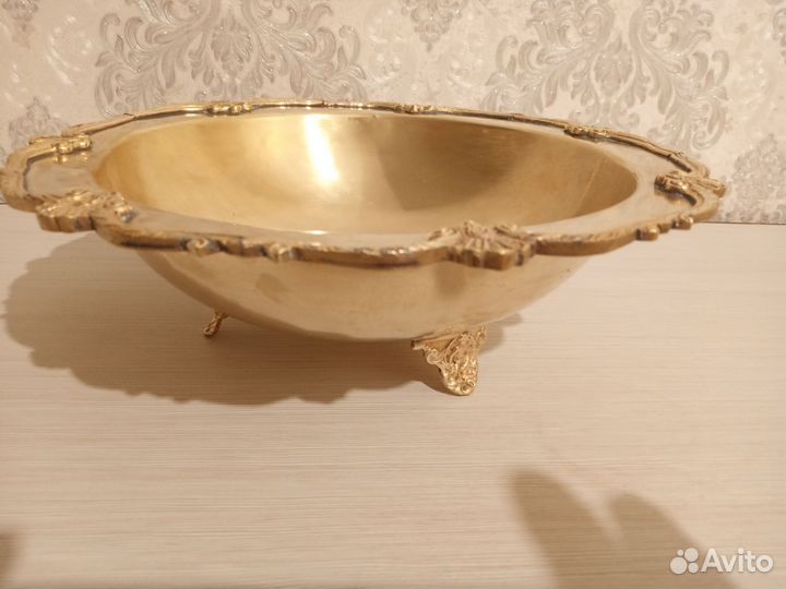 Старинная ваза для фруктов