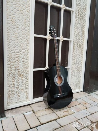 Гитара новая