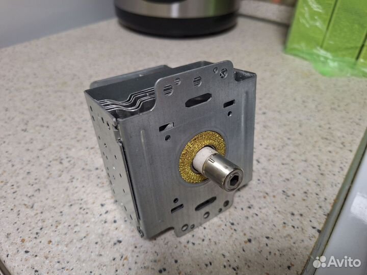 Магнетрон свч LG 2М226-01 900W