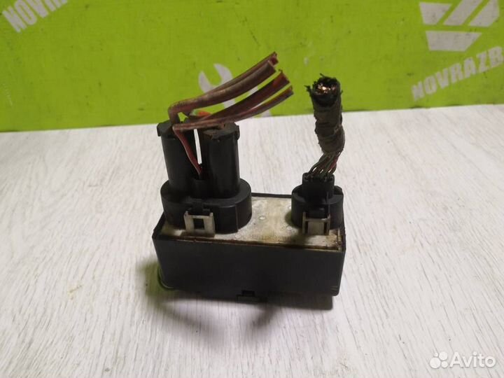 Блок управления вентилятором Фольксваген Гольф 3