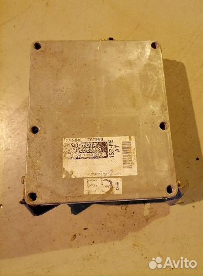 Блок управления двигателем 89661-52590 Toyota Vitz