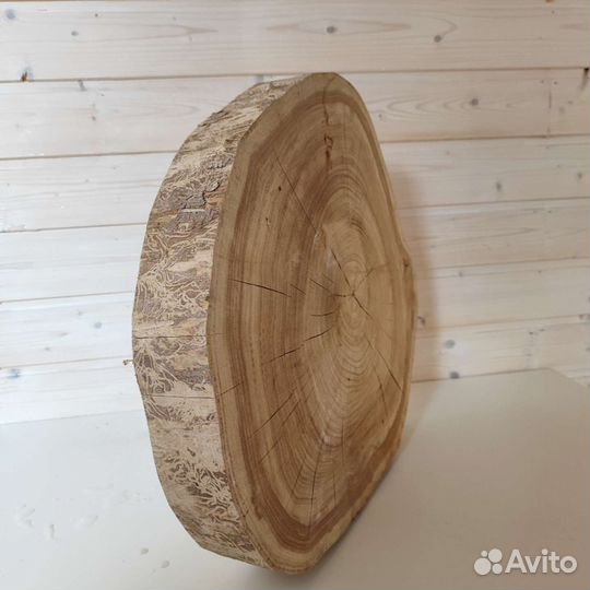 Слэб дерева и спилы