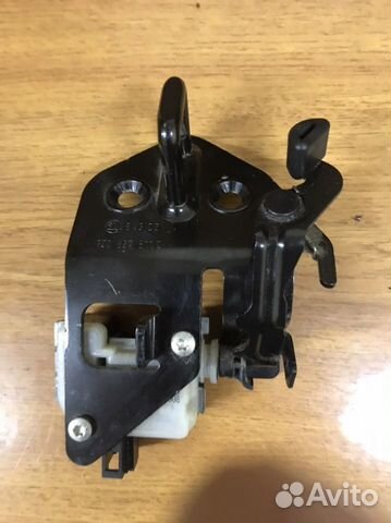 Ответная часть замка крышки багажнтка шкода окт А5