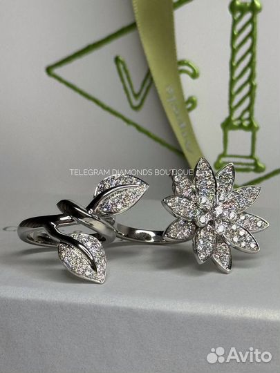 Кольцо Van Cleef Lotus белое золото 750
