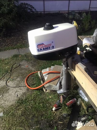 Лодочный мотор салют