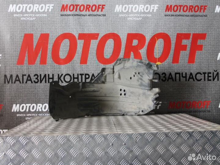 Подкрылок правый Ниссан Фуга Y50 верх А015