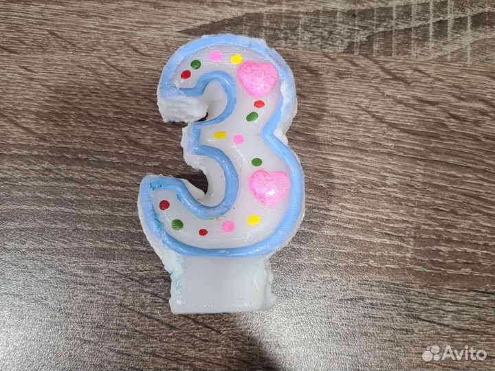 Свеча цифра 3