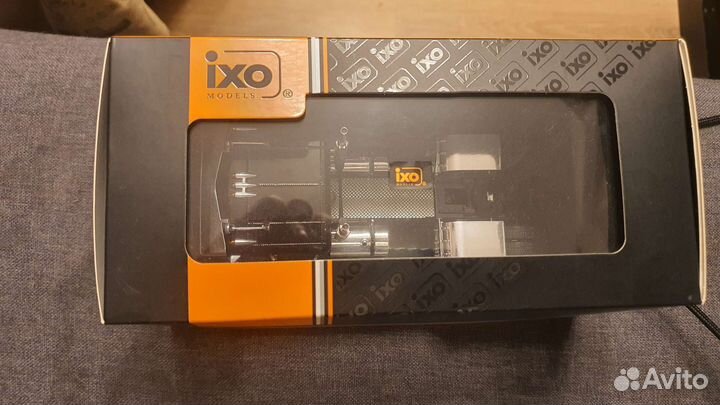 Колекционнный модель Freightliner FLA 1.43