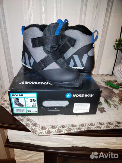 Лыжные ботинки новые