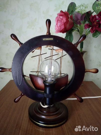 Настольная лампа в форме штурвала. Голландия