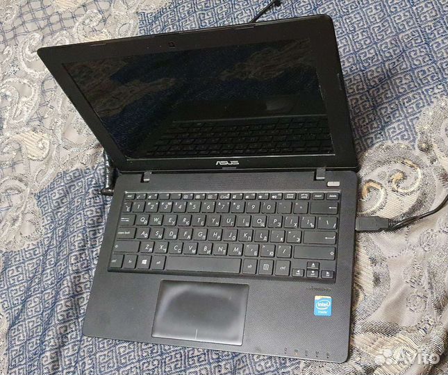 Нетбук Asus X200MA
