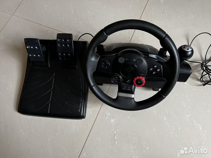 Игровой руль logitech