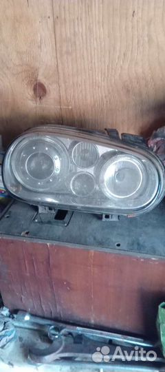 Правая фара Golf 4
