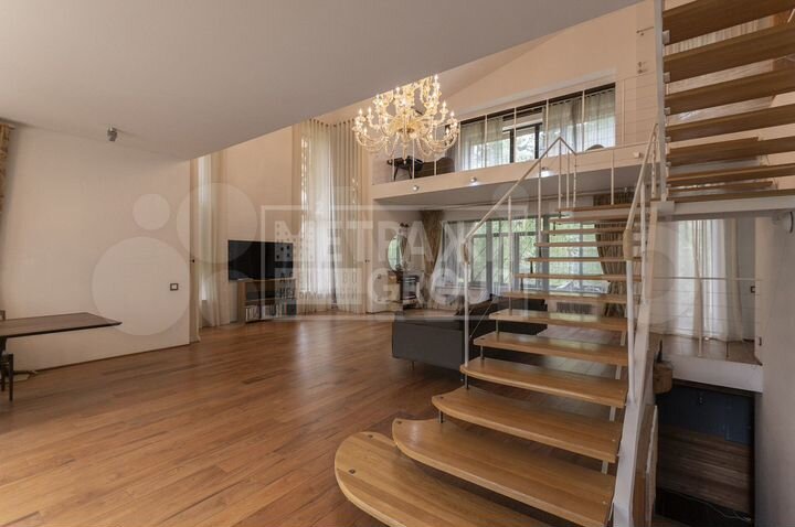 Таунхаус 421 м² на участке 20 сот.