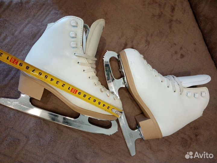 Фигурные коньки risport