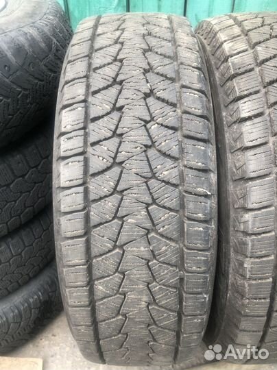 Bridgestone Blizzak DM-V2 225/65 R17