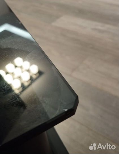 Тумба стеклянная