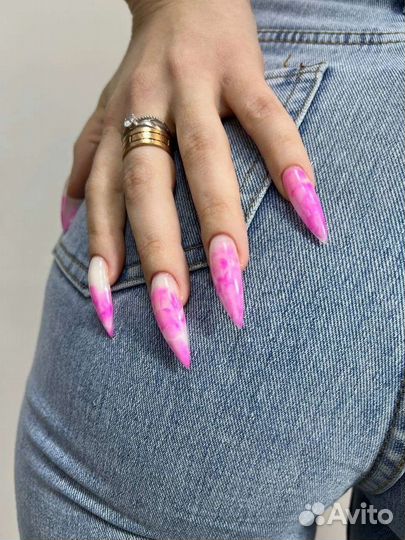 Маникюр и педикюр