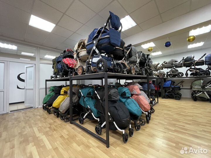 Прогулочная коляска новая