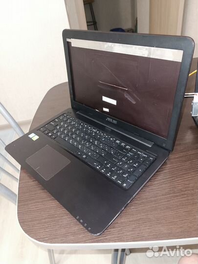 Ноутбук Asus / i3-6100U / 940MX / за запчасти