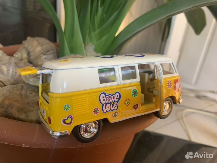 Игрушка автобус хиппи