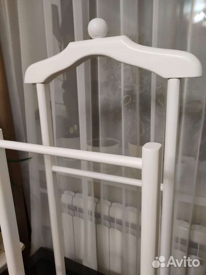 Вешалка напольная деревянная