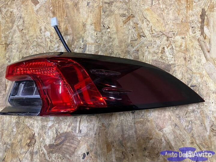 Фонарь задний правый в крыло Toyota Corolla E210