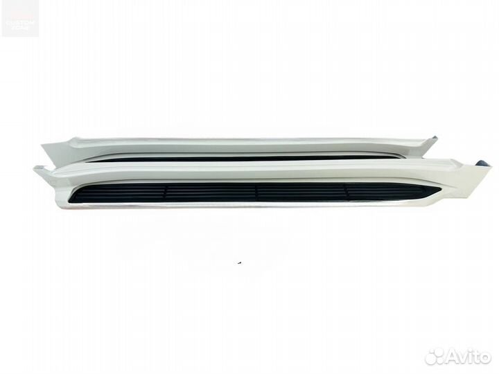 Подножки Toyota Land Cruiser 200 в стиле 300 (белы