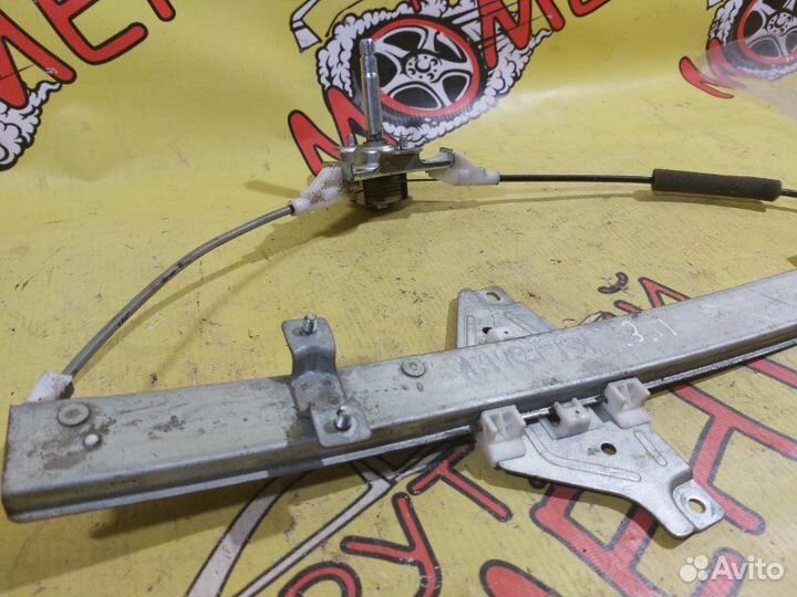 Механический стеклоподъемник задний правый