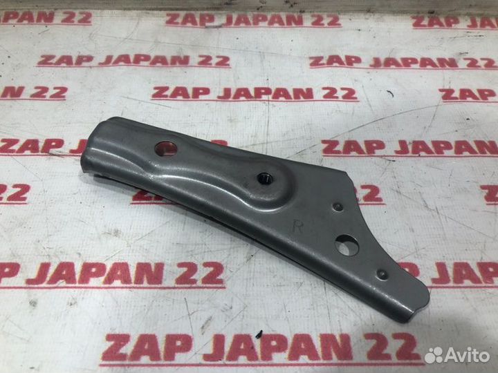 Крепление крыла переднее правое Toyota Rav4 ACA21