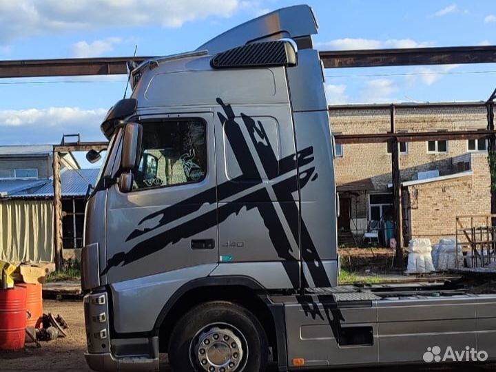 Наклейки на Volvo fh