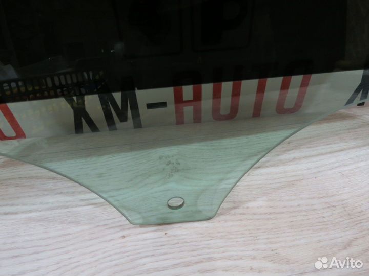 Стекло заднее левое Ford Focus 3