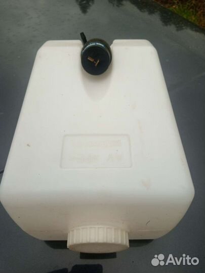 Бочок для омывания с моторчиком на форд