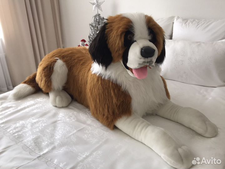 Большая плюшевая игрушка собака