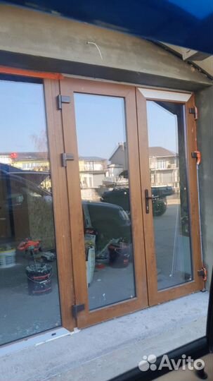 Дверь пластиковая пвх входная в цвете aluplast