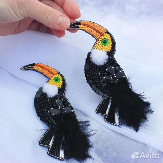 Брошь из бисера ручной работы