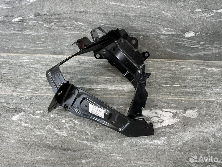 Новый кронштейн крыла Touareg CR7