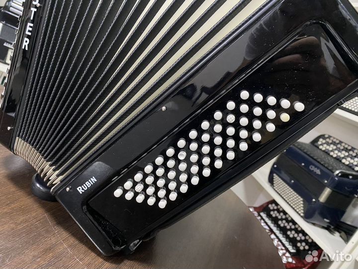 Аккордеон Weltmeister Rubin