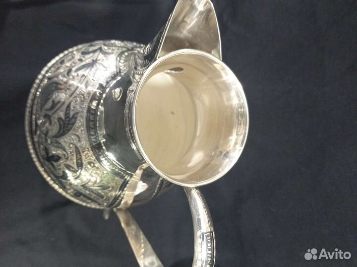 Серебряный кувшин