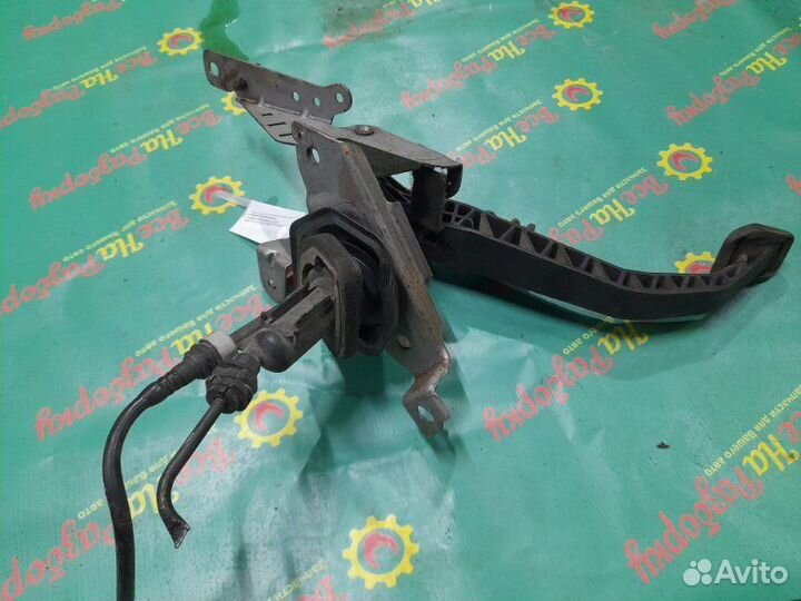 Педаль сцепления Ford Focus 2 седан 1.8